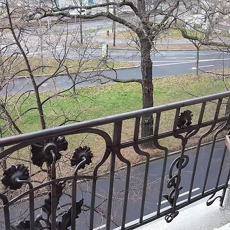 Apartamento 2 Apt. Near Station Neustadt In It District *