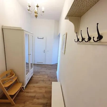 2 Apt. Near Station Neustadt In It District * Dresde