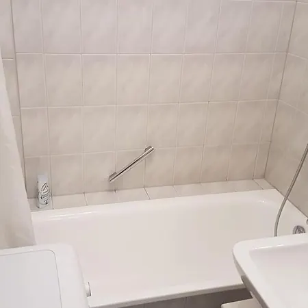 2 Apt. Near Station Neustadt In It District Apartment *