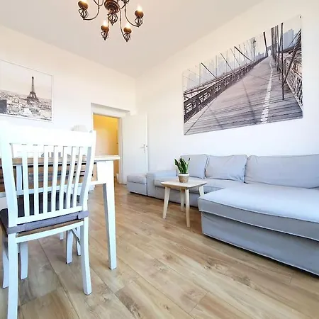Apartment 2 Apt. Near Station Neustadt In It District *